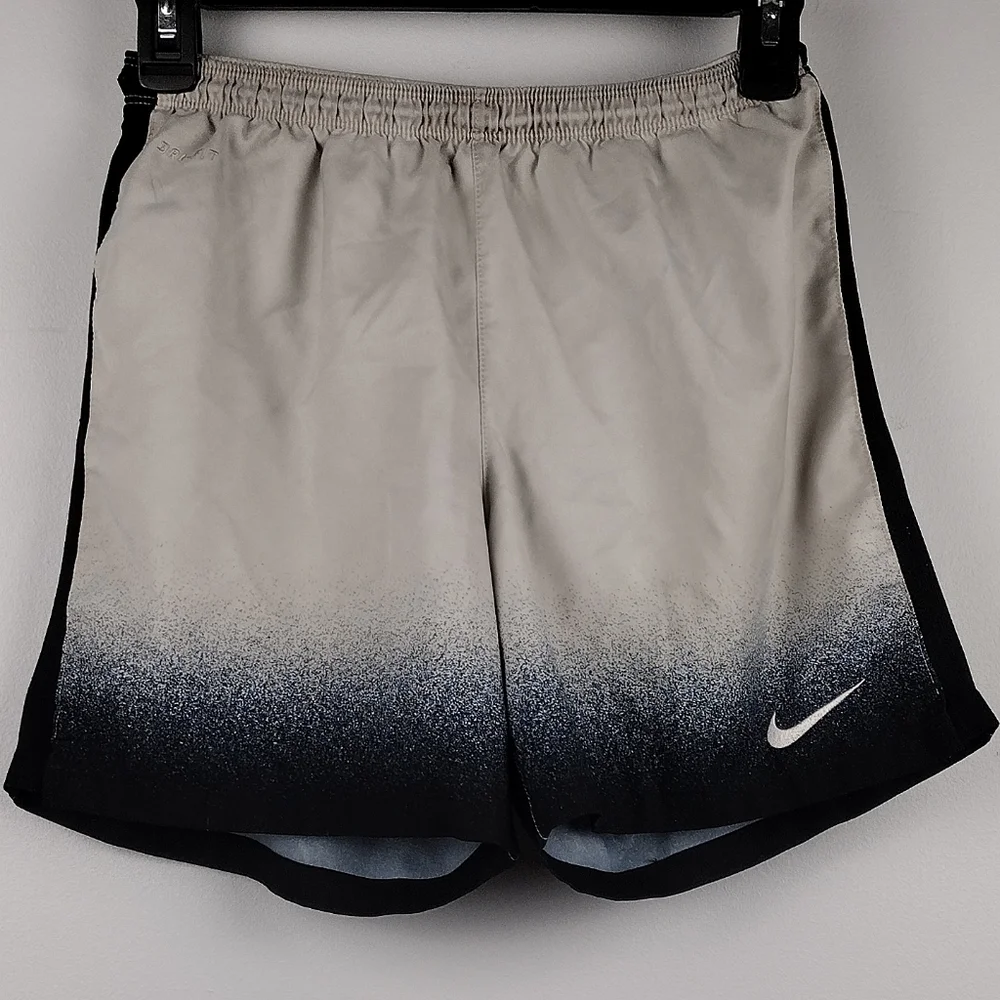 Nike DRI Fit Shorts - Picture 1 of 4